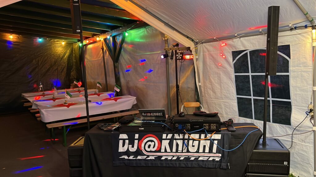 Event DJ in Nideggen auf Party mit voller Tanzfläche
